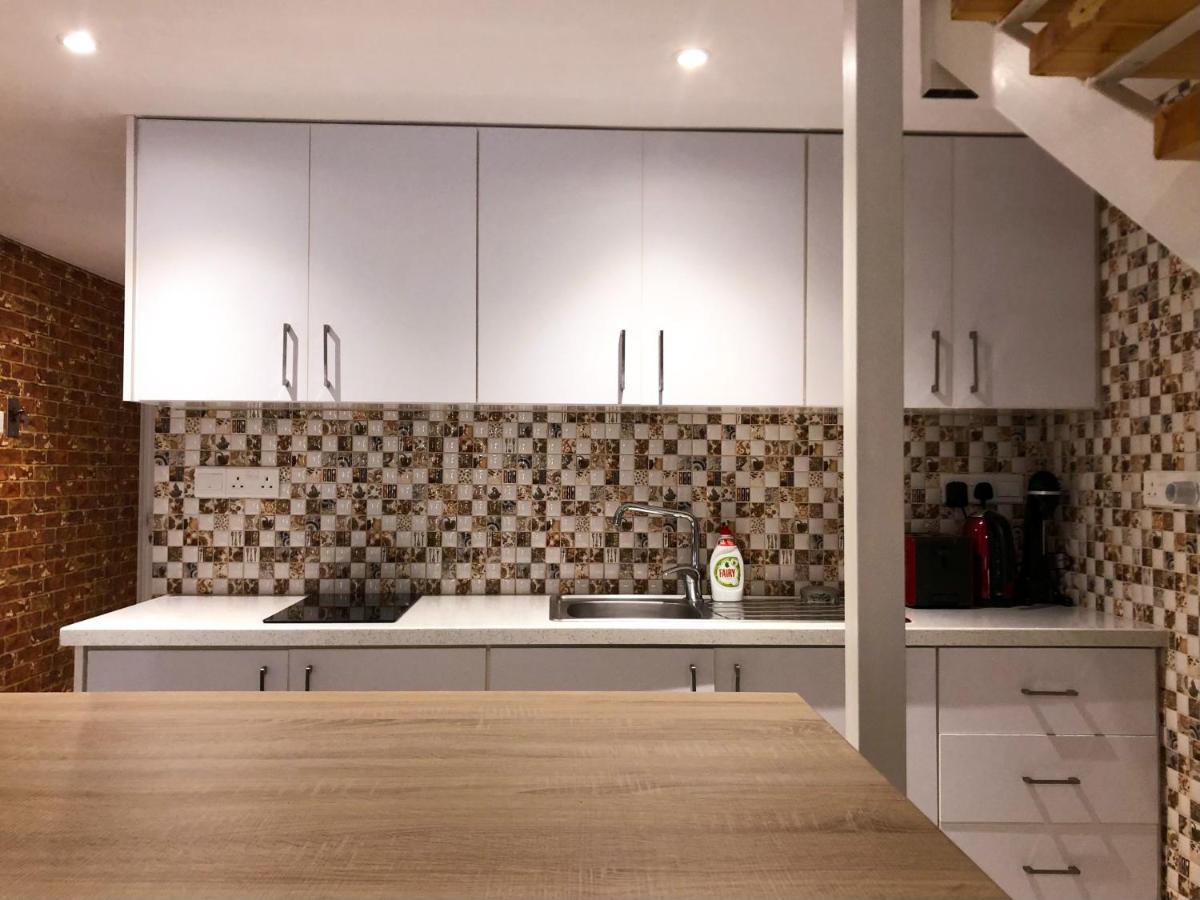 Cozy Loft Apartment アヤナパ エクステリア 写真