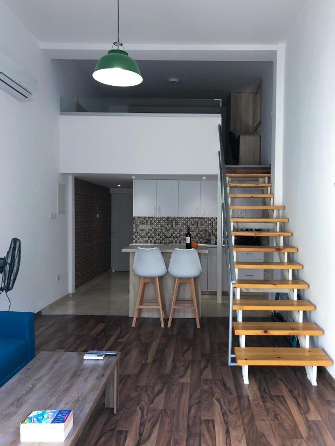 Cozy Loft Apartment アヤナパ エクステリア 写真